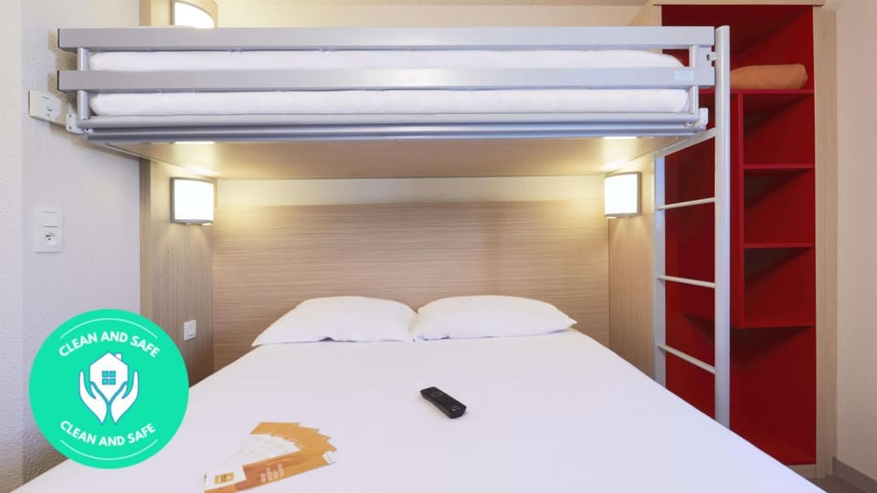 Shower, Toilet, Bathroom, TV and multimedia, Bedroom, On site, bunk bed