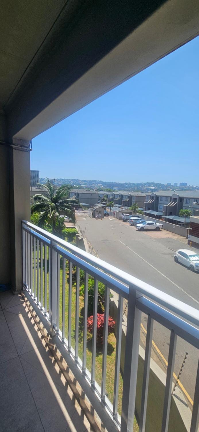 Durban Beach Getaway - Summersands, Inverter for load shedding, free wifi & free Parking, Newly upgraded bathrooms!!! Apartment in Durban