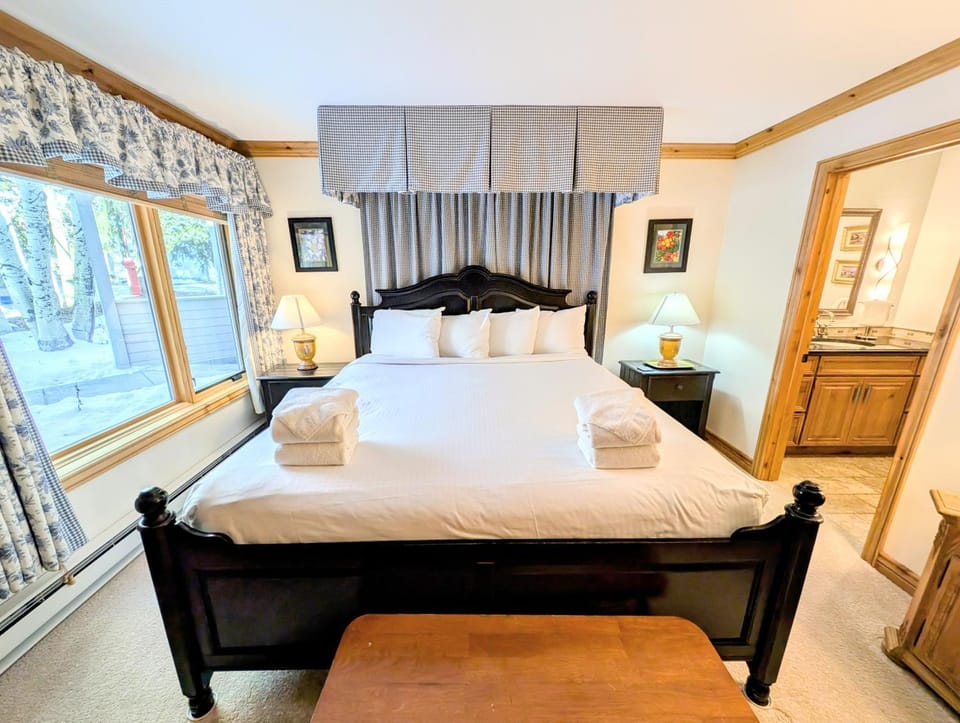 Ski Run 501 by SummitCove Lodging in Colorado House in Keystone