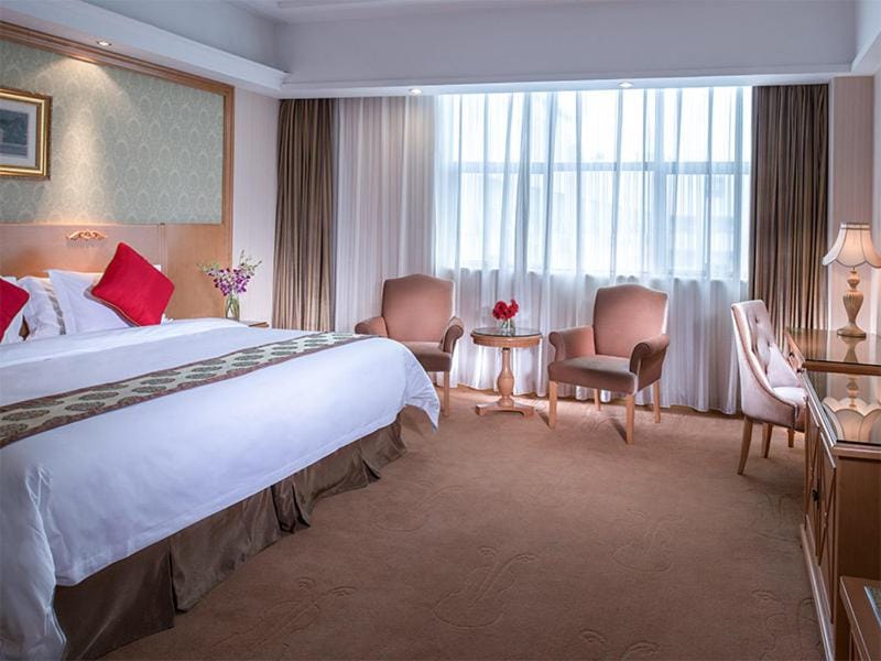 Vienna International Hotel - Long Hua Wan Zhong Cheng Branch Hotel in Shenzhen