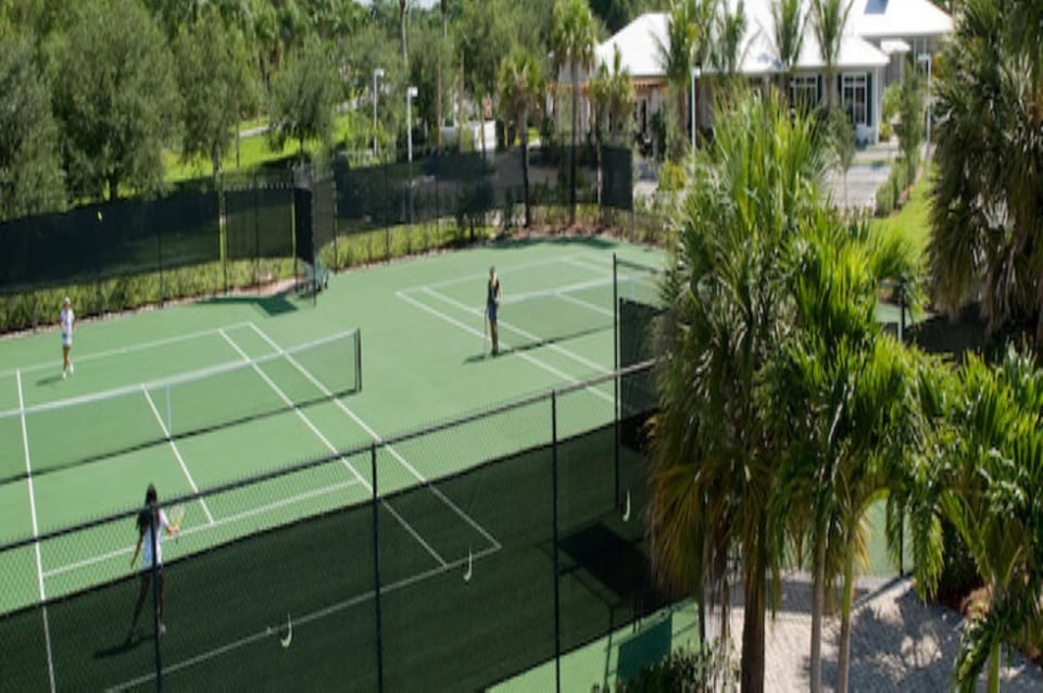 Vacation in Paradise Apartment in Lely Resort