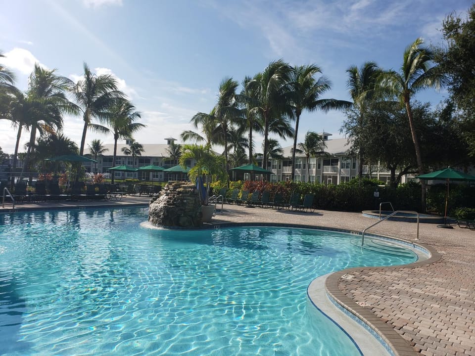 Vacation in Paradise Apartment in Lely Resort