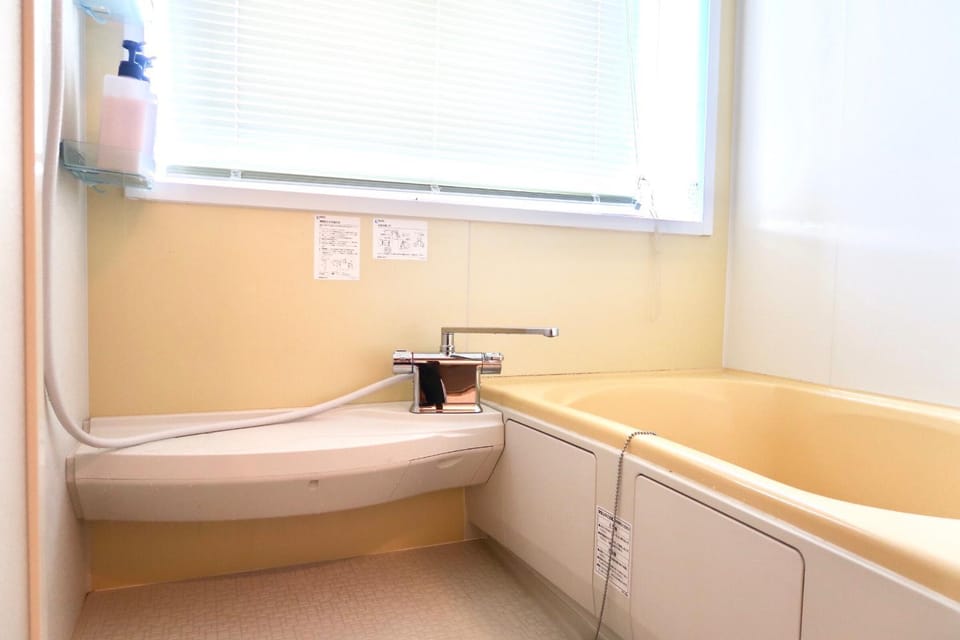 Hot Tub, Bathroom