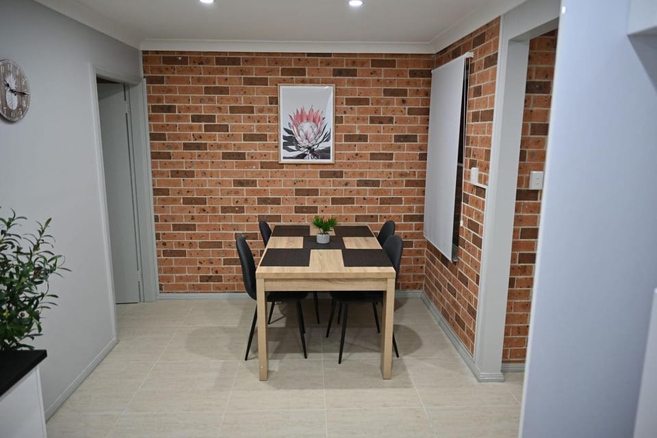 Seating area, Dining area