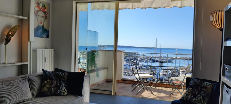 Natural landscape, View (from property/room), Balcony/Terrace, Sea view