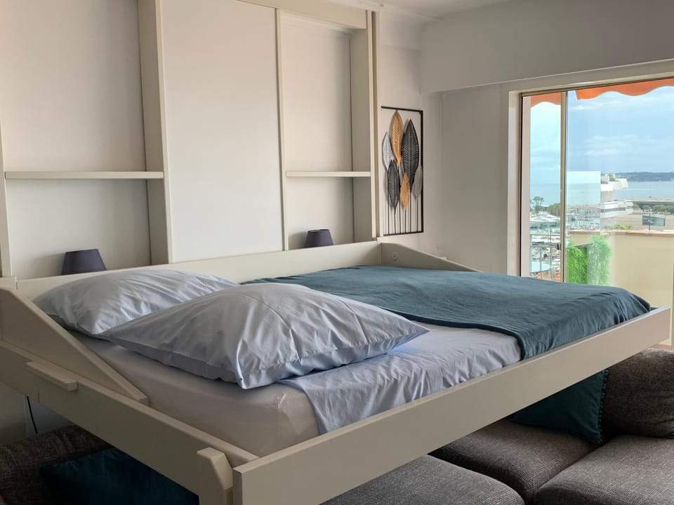 Bed, Sea view