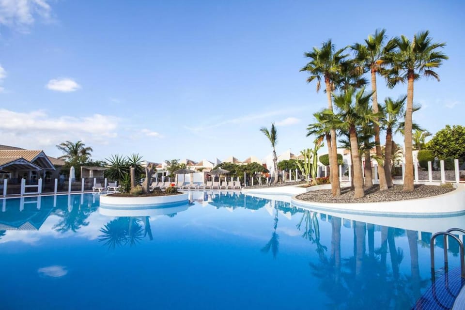 Fantastic 3 Bedroom Townhouse Golf Del Sur - The Palms Resort Villa in Abona