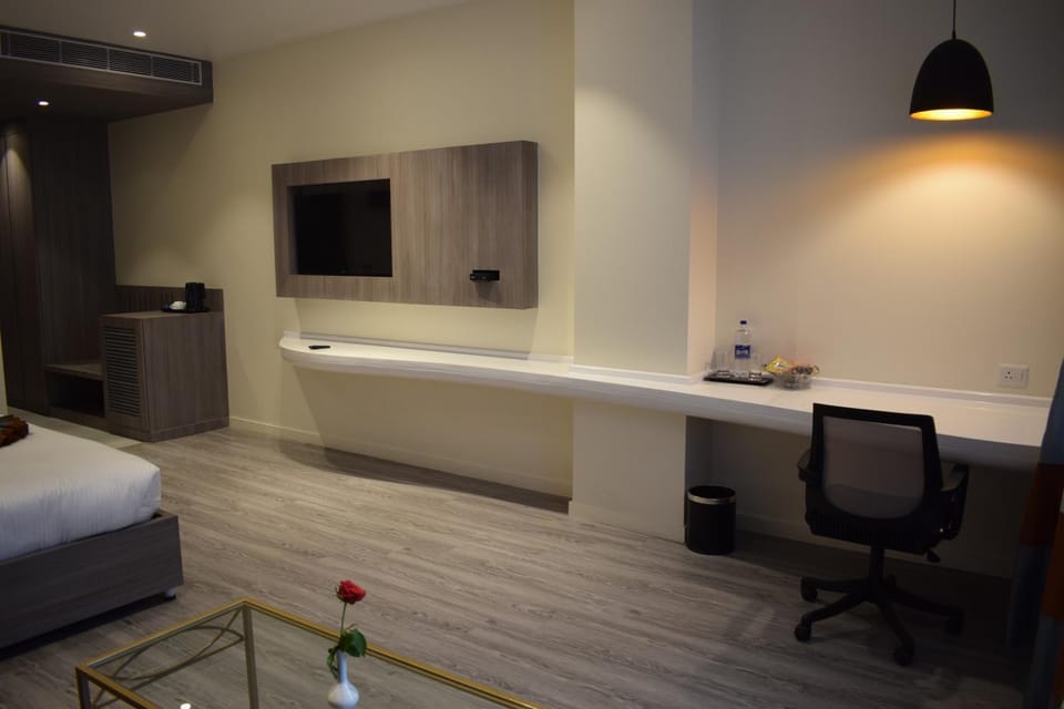TV and multimedia, Coffee/tea facilities, Seating area