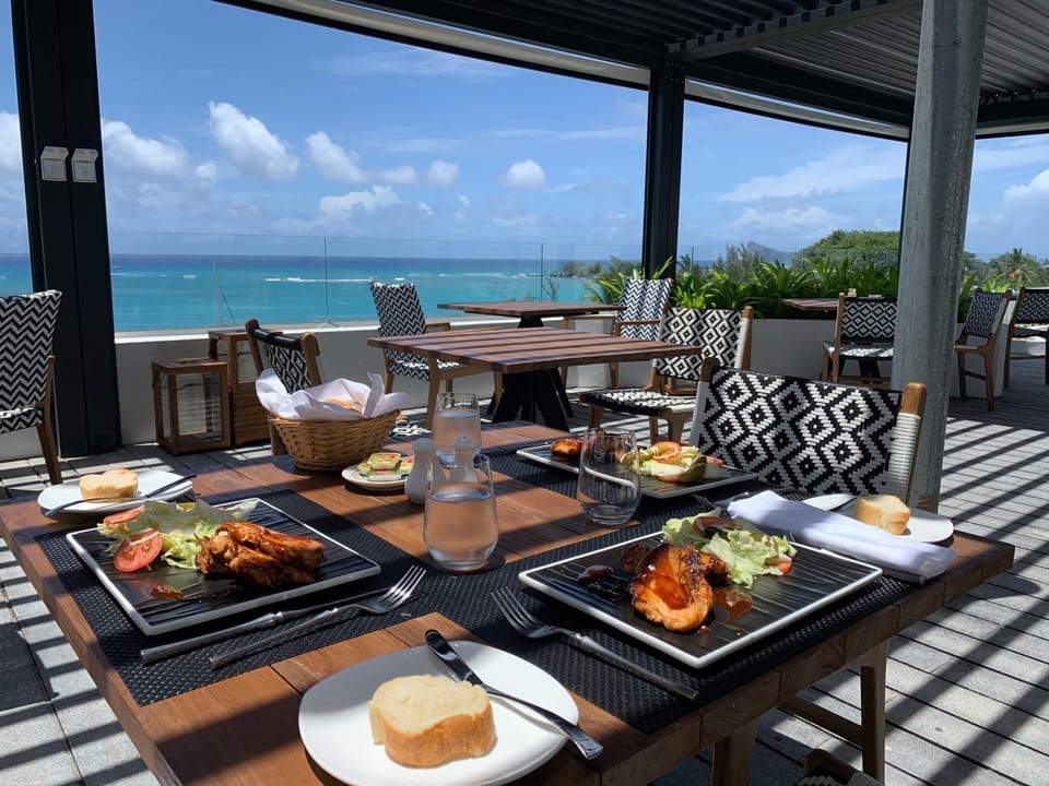 Restaurant/places to eat, Food and drinks