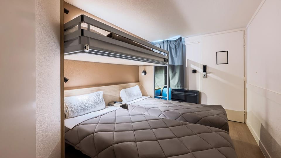 Bed, Bedroom, bunk bed