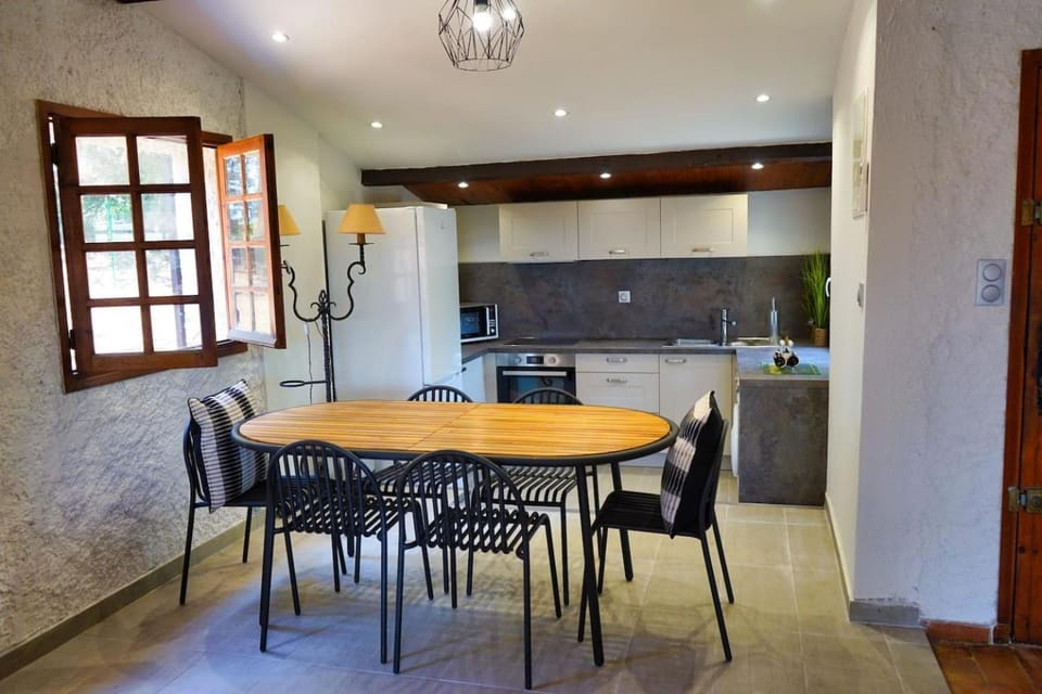 Mas Provençal climatisé à 10min à pied de la plage House in La Ciotat