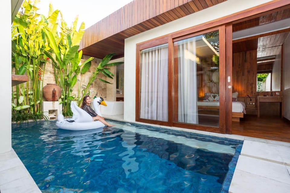 Swimming pool, Swimming pool