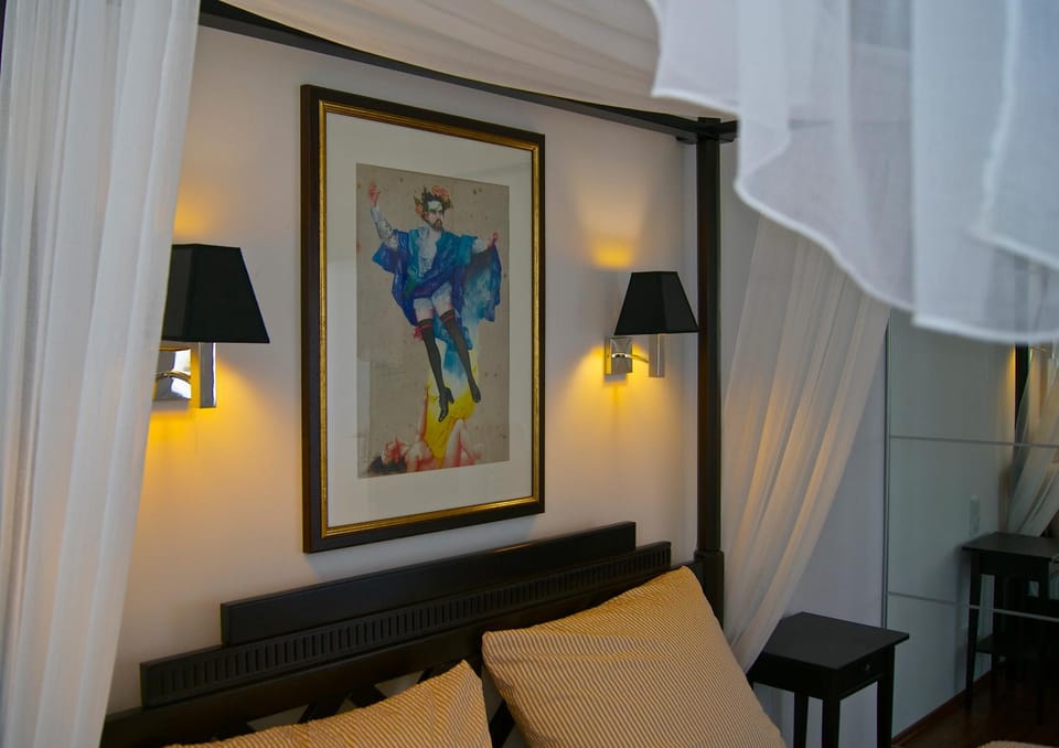 Bed, Decorative detail, Bedroom