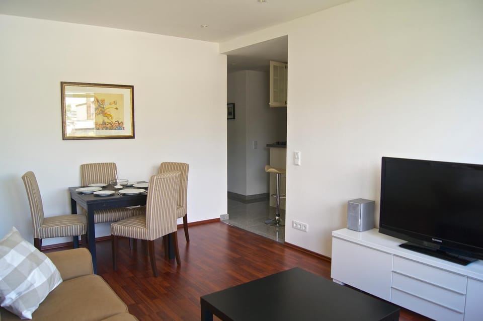 TV and multimedia, Living room, Dining area