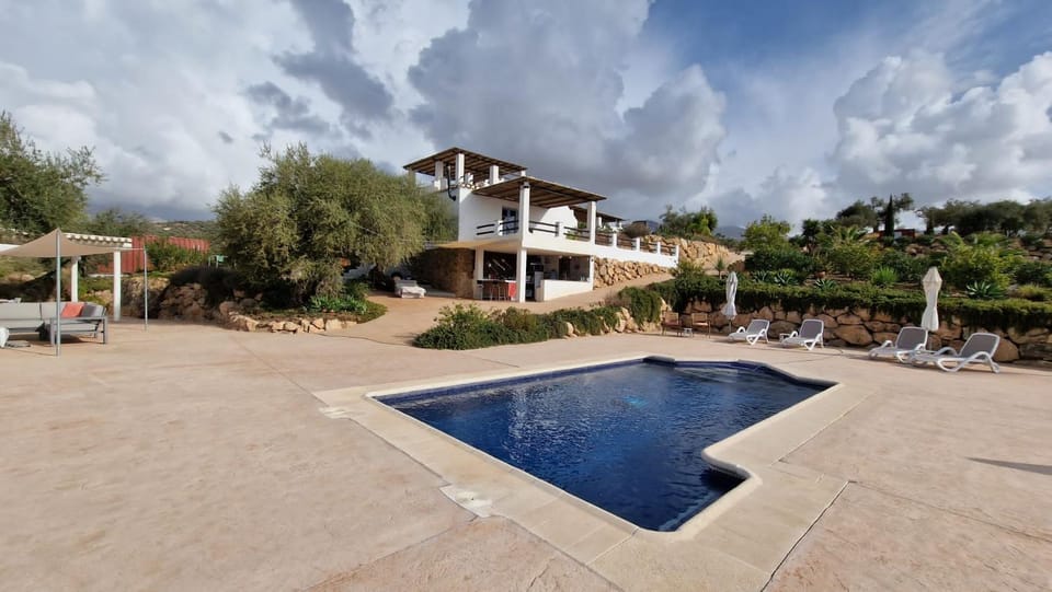 Property building, Pool view, Swimming pool, sunbed