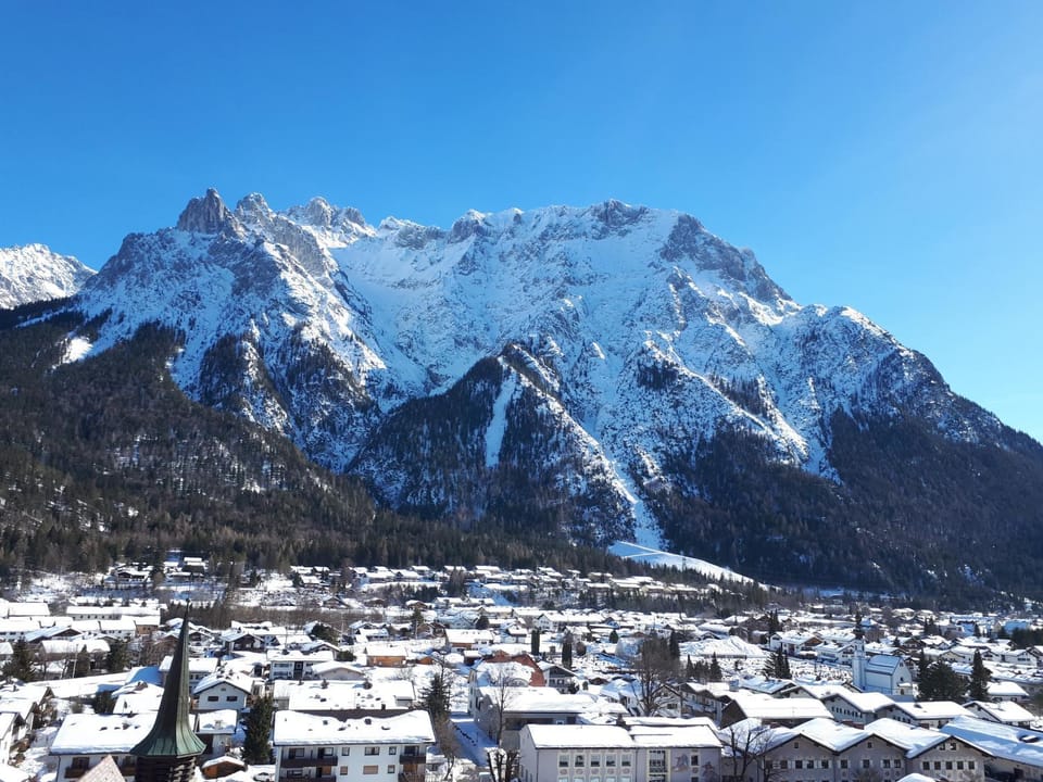 City view, Mountain view