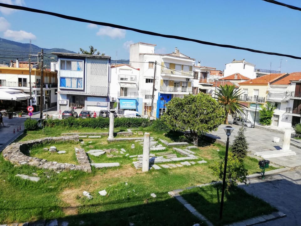 Landmark view, Street view