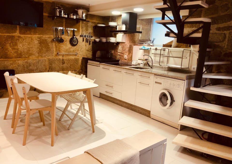 Kitchen or kitchenette, Living room, washing machine