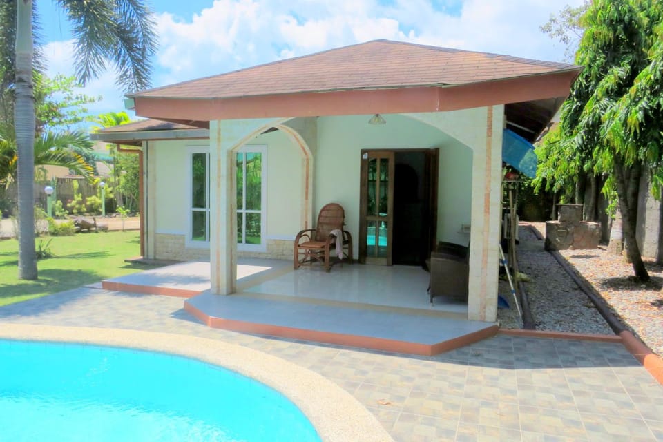 ALONALAND RESORT Bed and Breakfast in Panglao