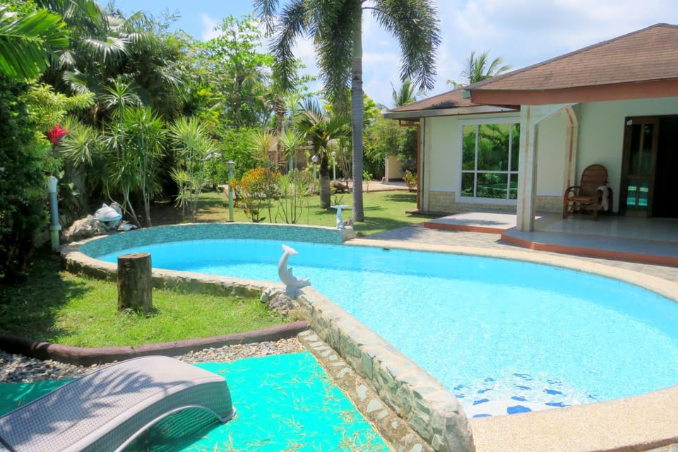 ALONALAND RESORT Bed and Breakfast in Panglao