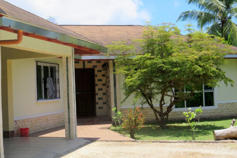 ALONALAND RESORT Bed and Breakfast in Panglao