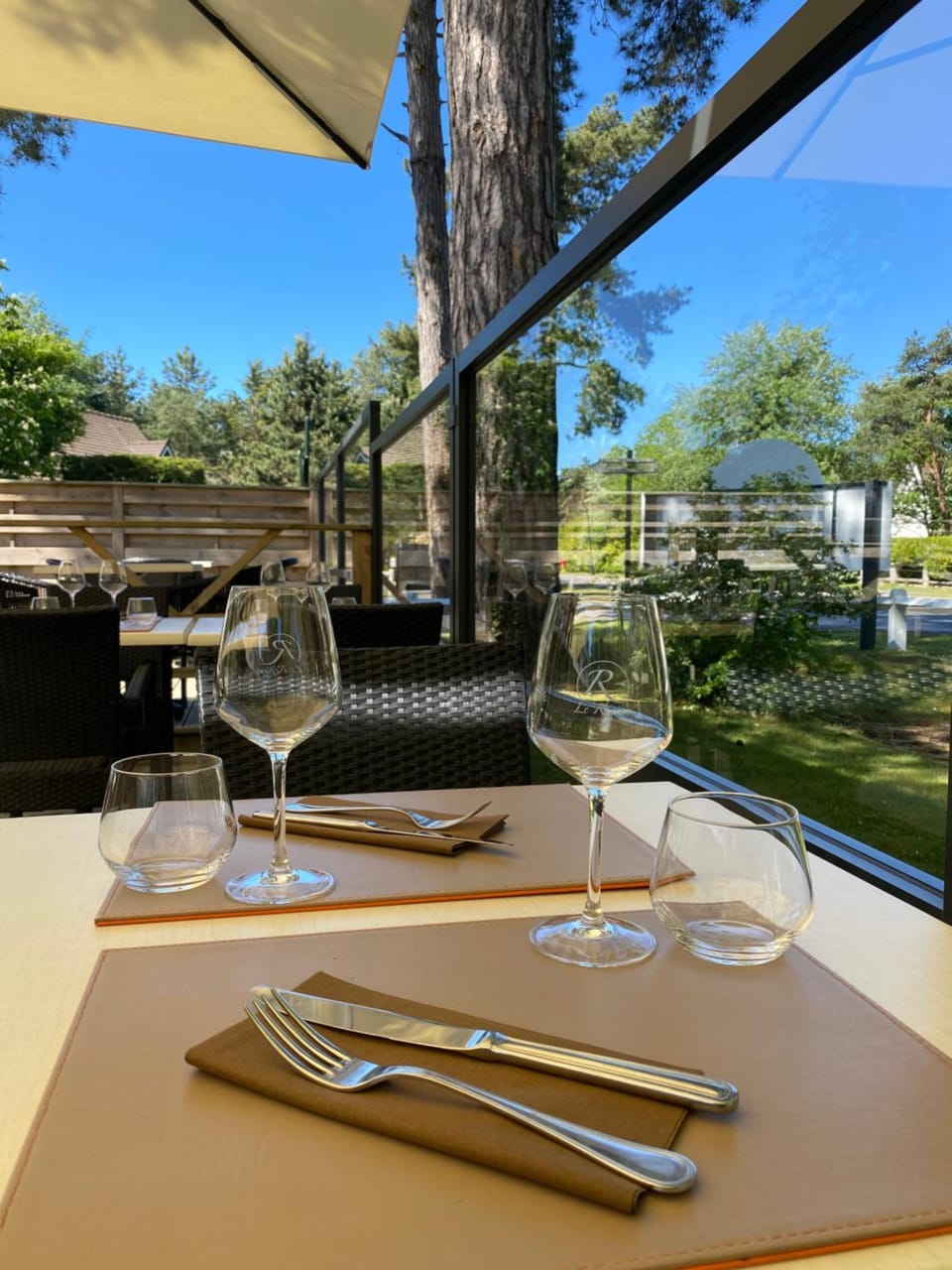 Patio, Restaurant/places to eat, Spring, Day, Natural landscape, Summer