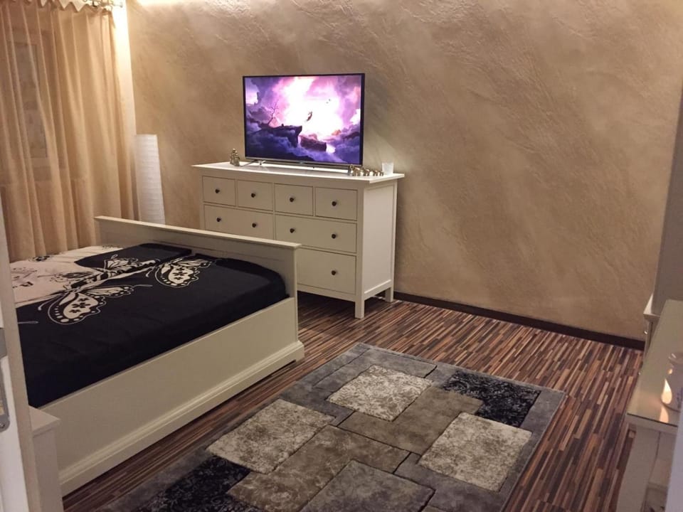 TV and multimedia, Photo of the whole room