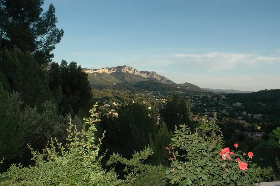 Nearby landmark, Natural landscape, Mountain view