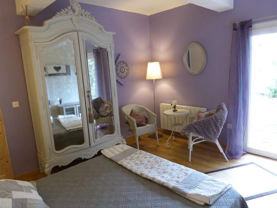 Photo of the whole room, Decorative detail, Bedroom