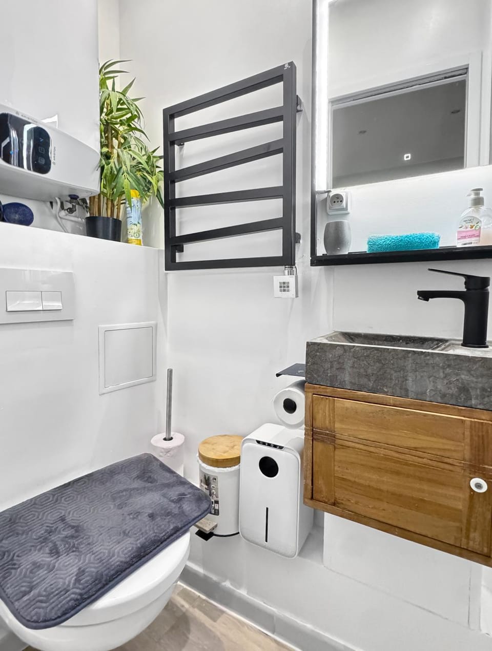 Studio 18m2 - 3 min à pied des Champs et metro Apartment in Paris