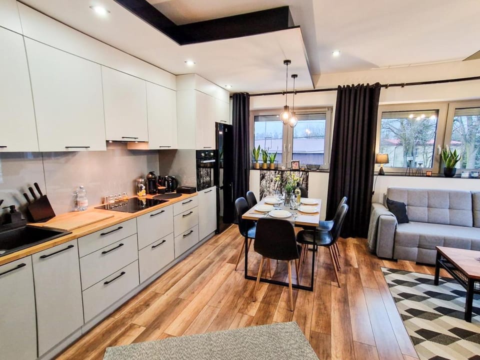 TV and multimedia, Coffee/tea facilities, Kitchen or kitchenette, Living room, Seating area, Dining area, hair dresser, stove