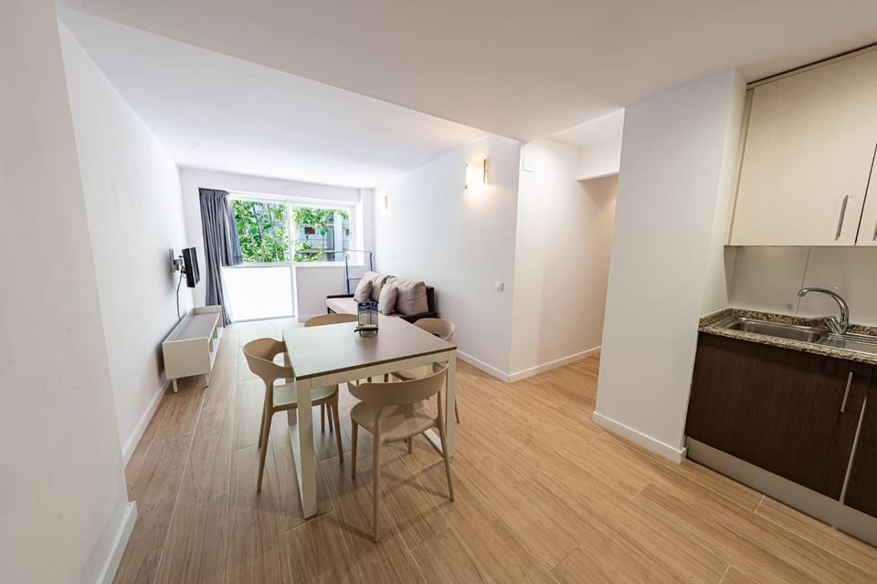 Kitchen or kitchenette, Living room, Dining area
