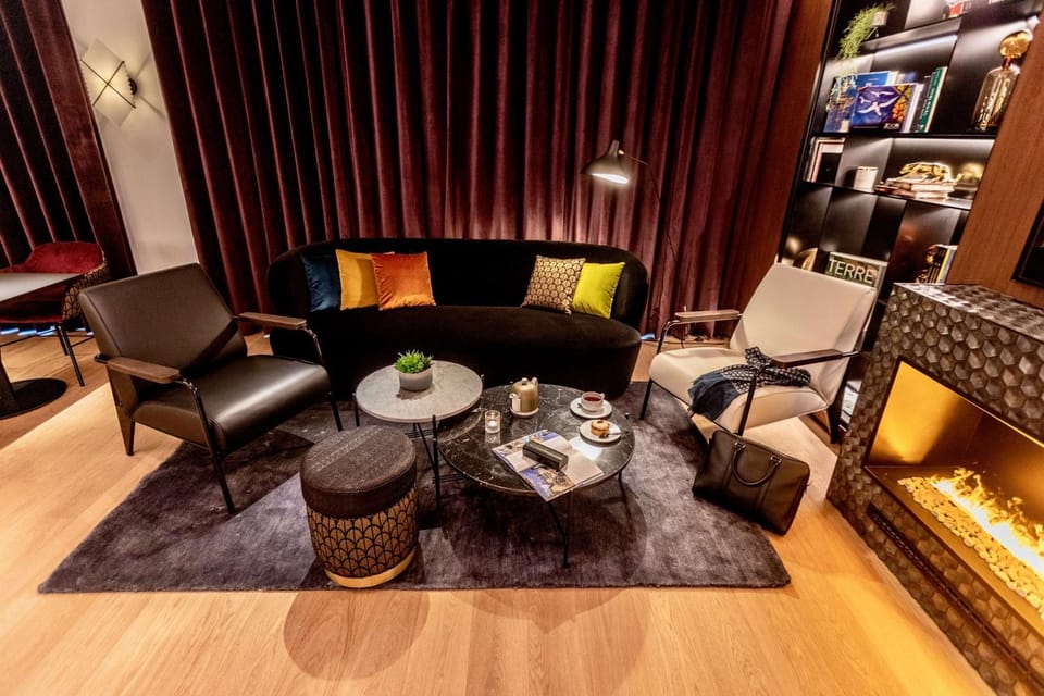 Lounge or bar