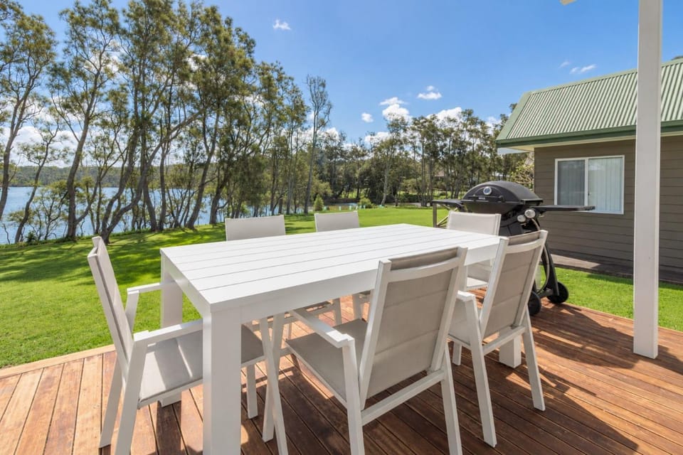 Nannys Beach House Chalet in Berrara
