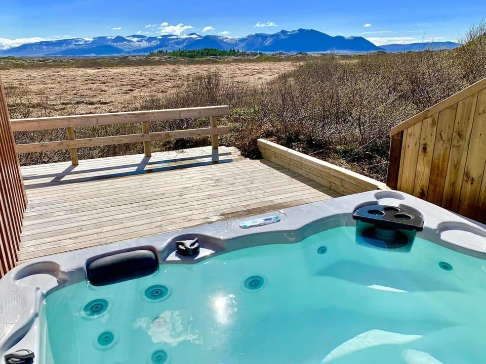 Day, Natural landscape, Hot Tub, Spa and wellness centre/facilities, Mountain view, Pool view
