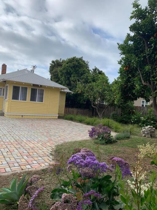 Property building, Garden