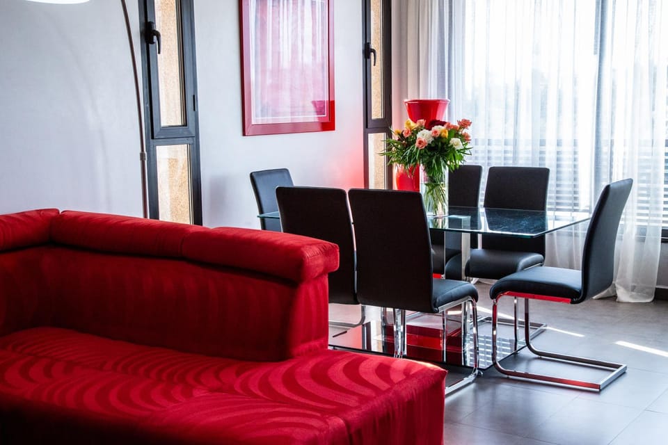 Living room, Dining area