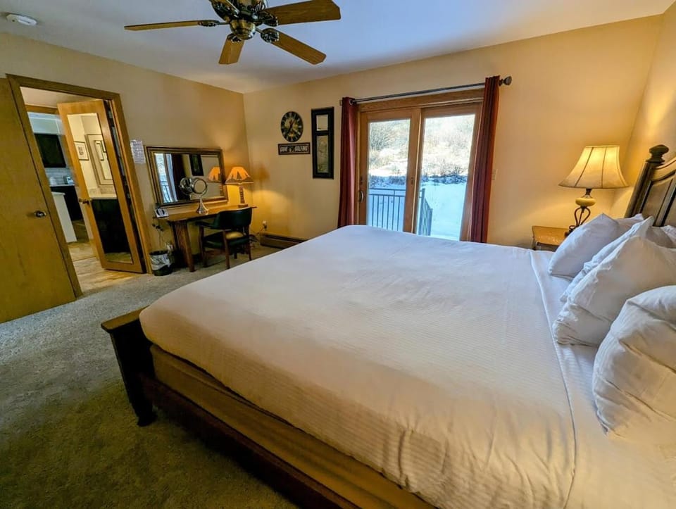 Enclave 12 by SummitCove Lodging in Colorado House in Keystone