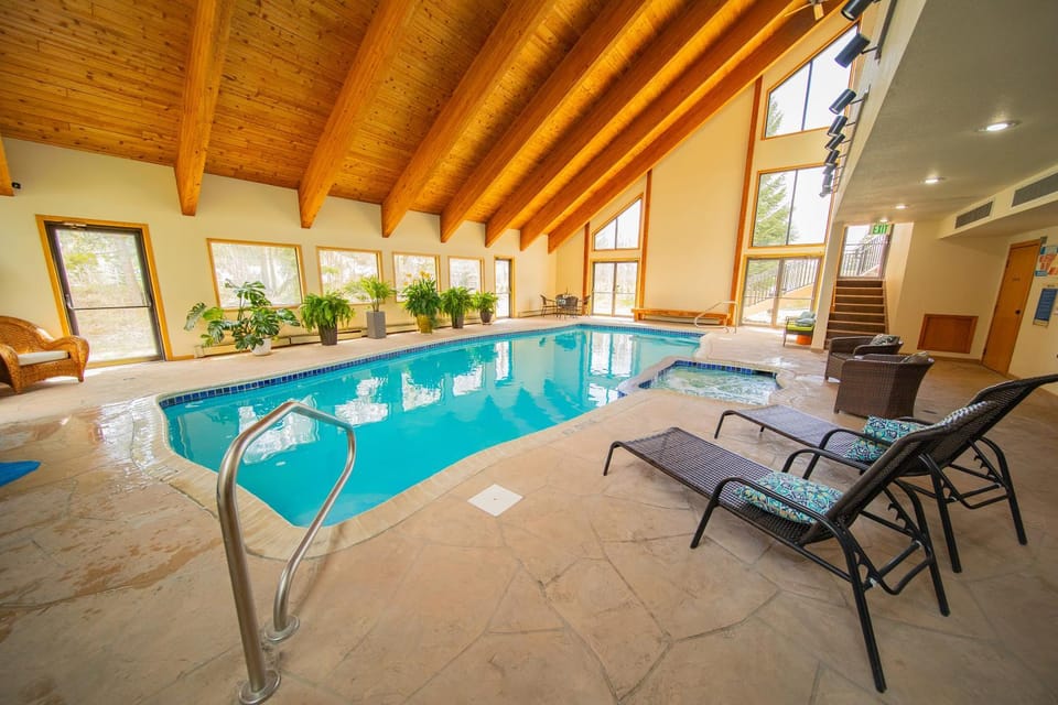 Enclave 12 by SummitCove Lodging House in Keystone