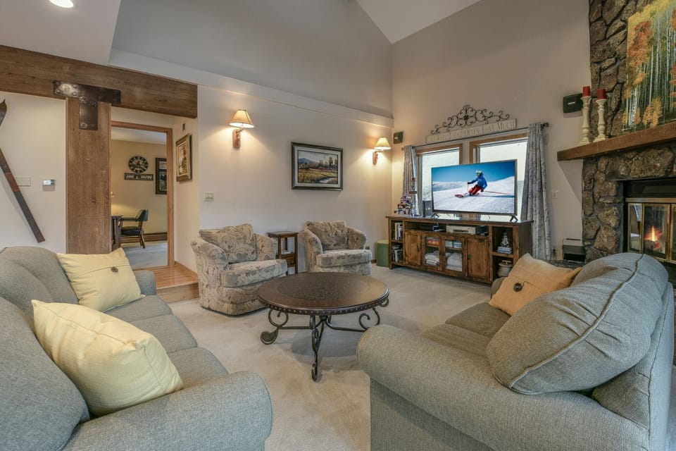 Enclave 12 by SummitCove Lodging House in Keystone