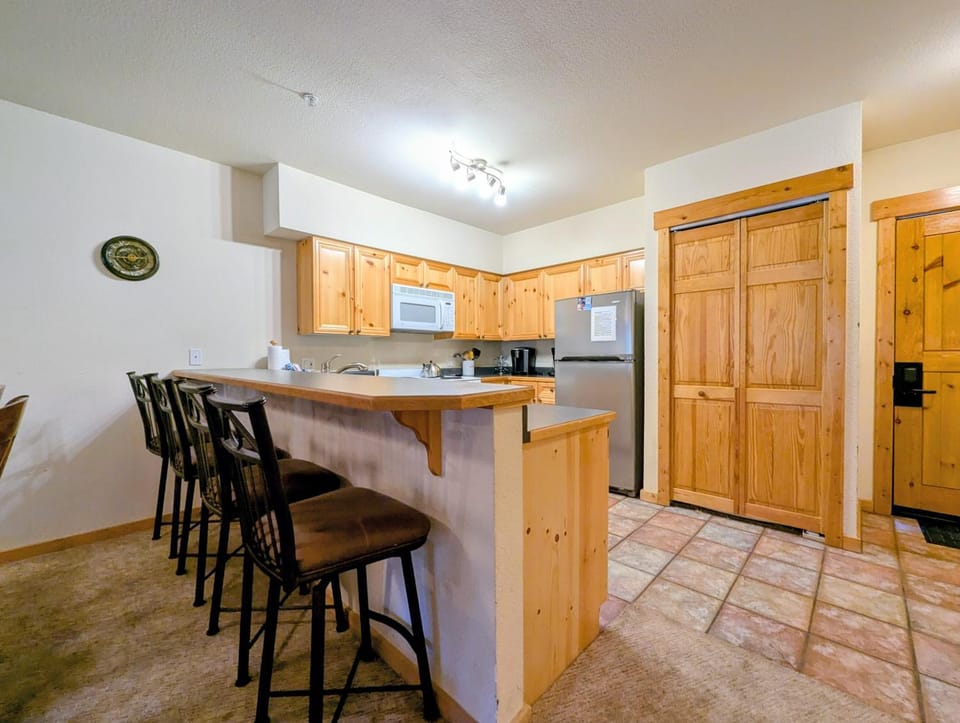 Tenderfoot Lodge 2626 by SummitCove Lodging House in Keystone