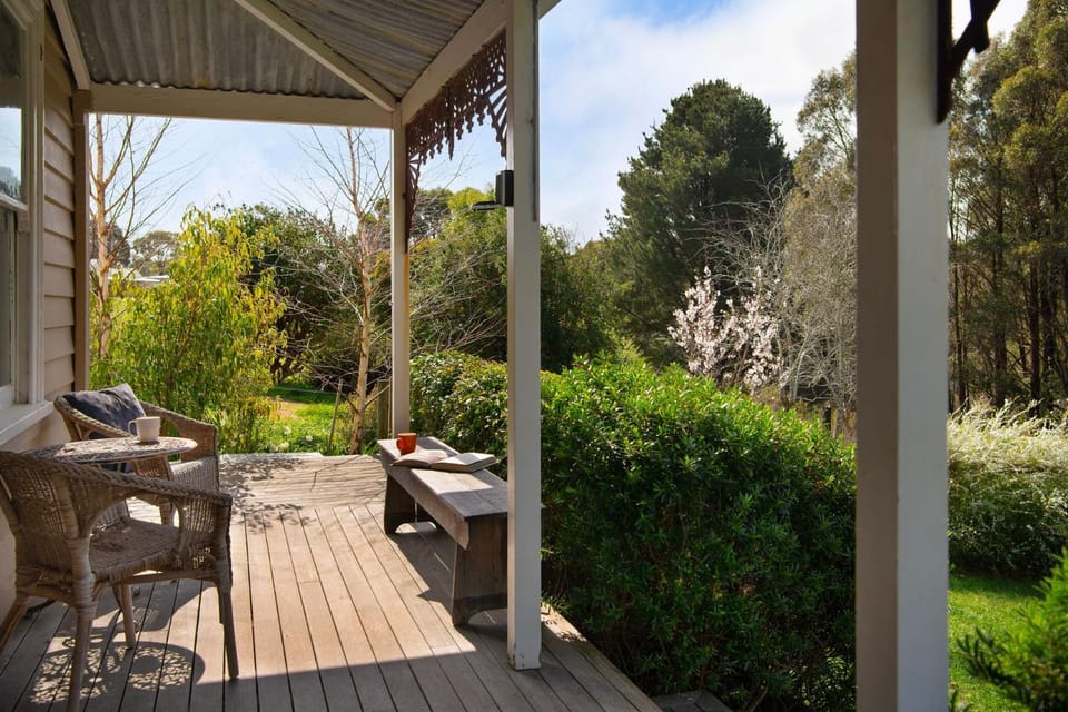 Table Hill Cottage - dog friendly retreat House in Daylesford