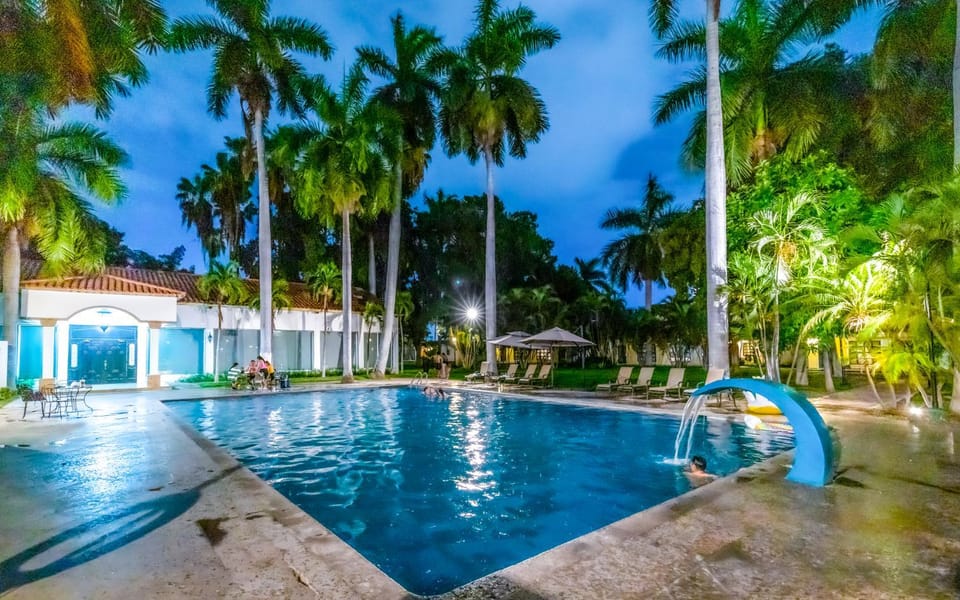 Swimming pool
