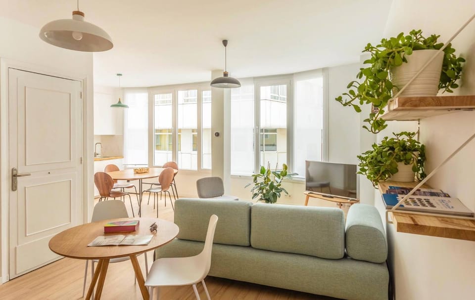 TV and multimedia, Living room, Other, Seating area, Dining area