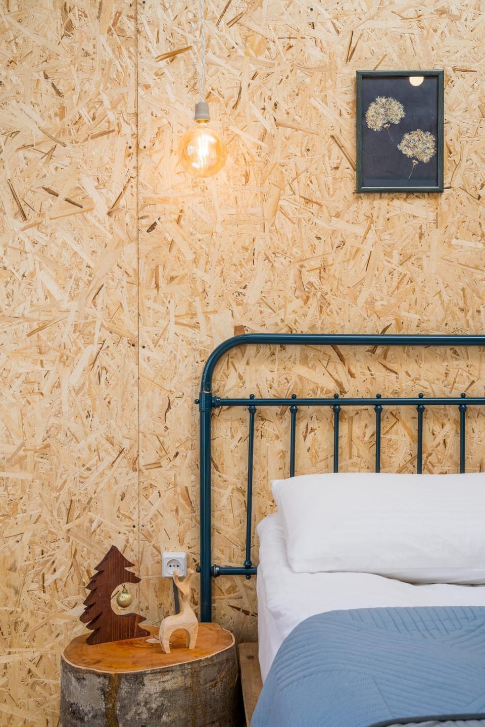Bed, Decorative detail, Bedroom