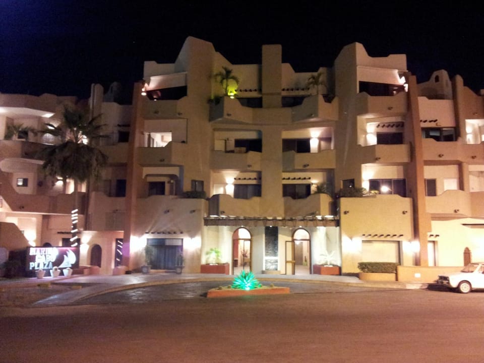 Facade/entrance, Night