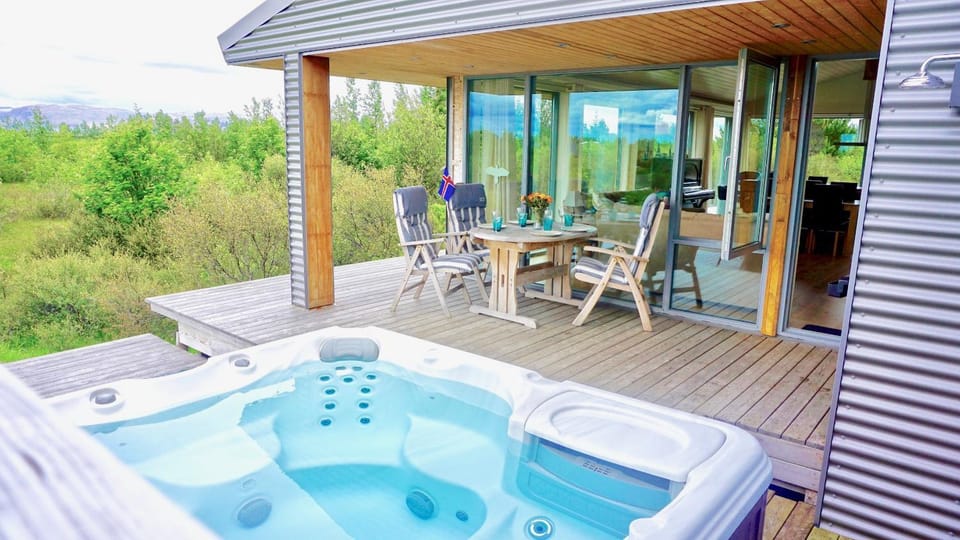 Patio, Natural landscape, Hot Tub, Balcony/Terrace, Mountain view