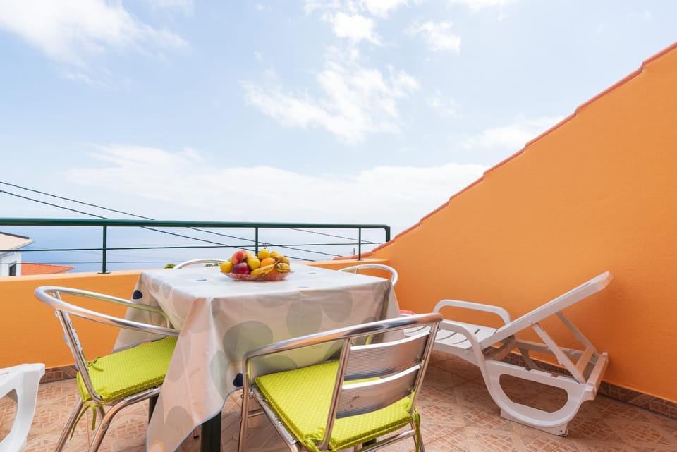 Balcony/Terrace, City view, Mountain view, Sea view
