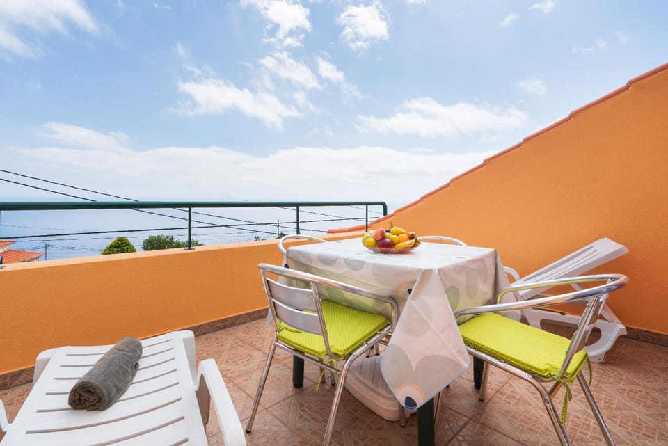 Balcony/Terrace, City view, Mountain view, Sea view