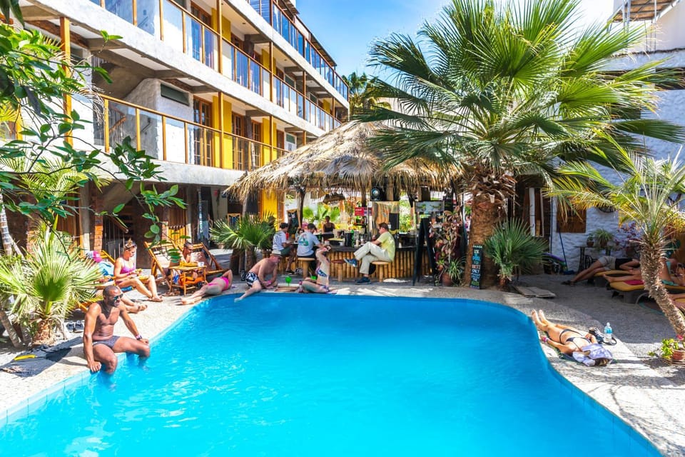 Swimming pool, Swimming pool